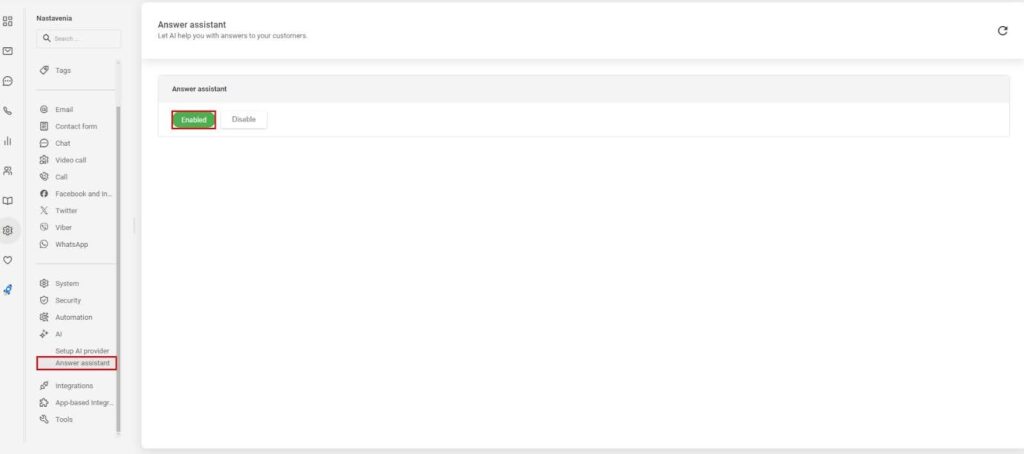 Bild som visar hur man aktiverar svarsassistent i LiveAgent