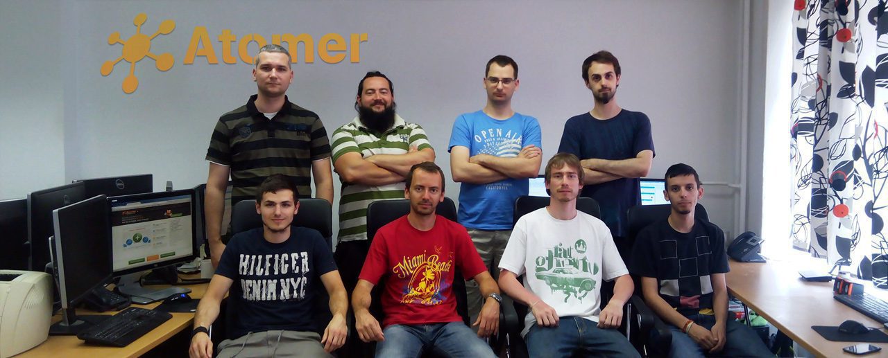 Atomer-teamet arbetar med LiveAgent