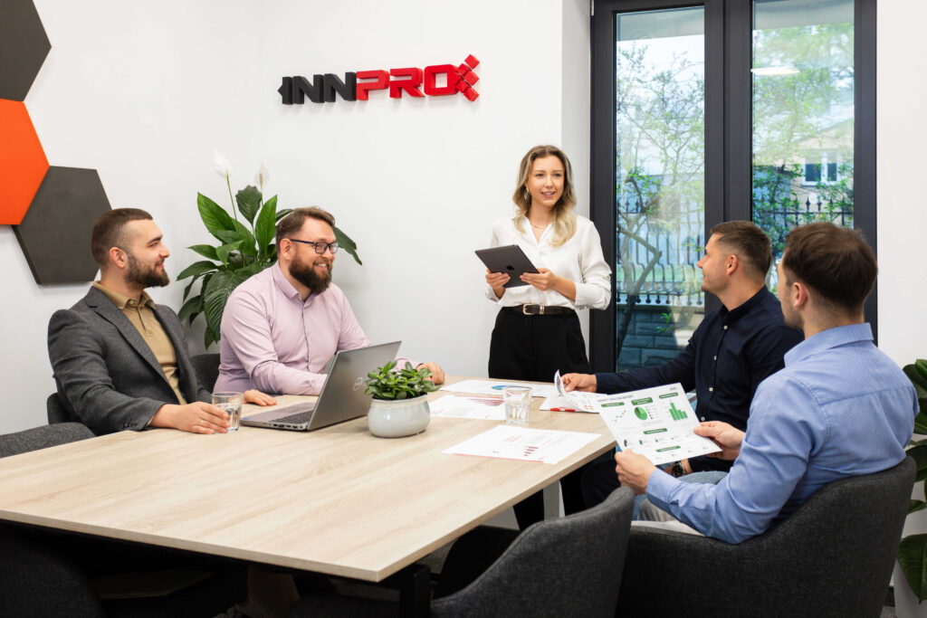 INNPROs team i kontorsmiljö